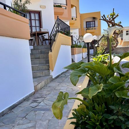 Menelaos Apartments Daratsos Exteriör bild