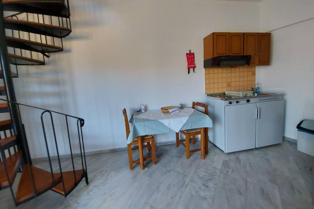 Menelaos Apartments Daratsos Exteriör bild