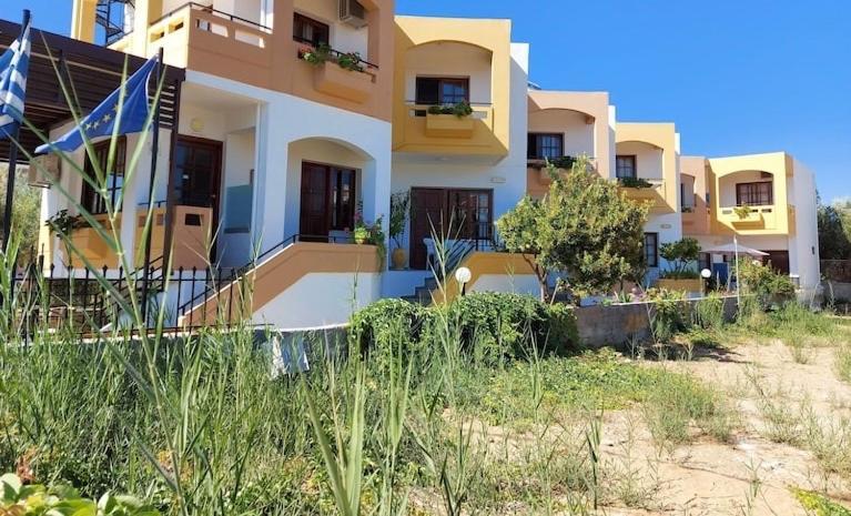 Menelaos Apartments Daratsos Exteriör bild