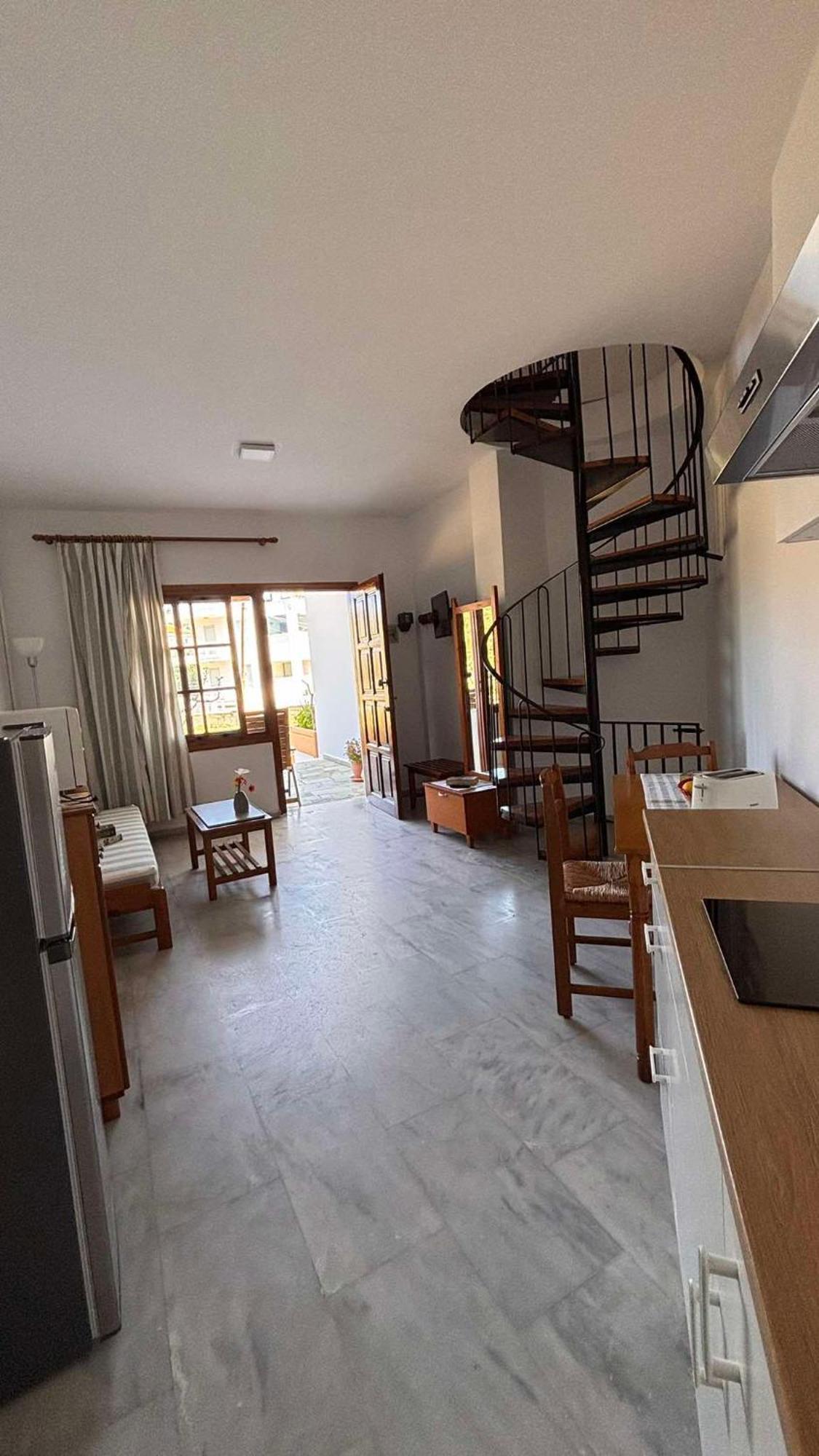 Menelaos Apartments Daratsos Exteriör bild